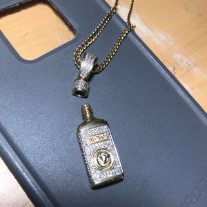 10k gold pendant